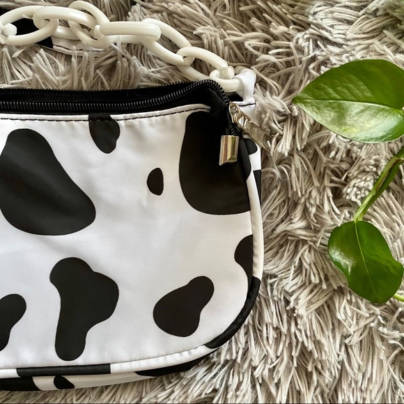 ❌SOLD❌ Cow Print Shoulder bag 🐮 - Picture 3 of 4